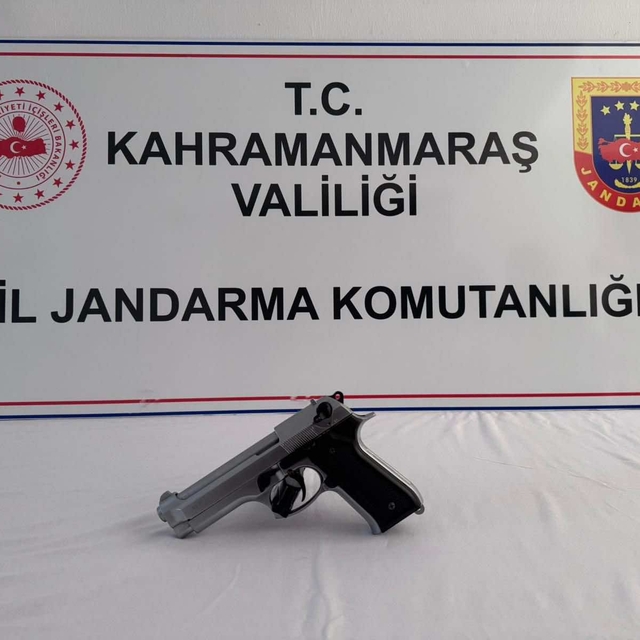 Kahramanmaraş'ta seyir halindeki otomobilden havaya ateş açan 1 şüpheli yak...