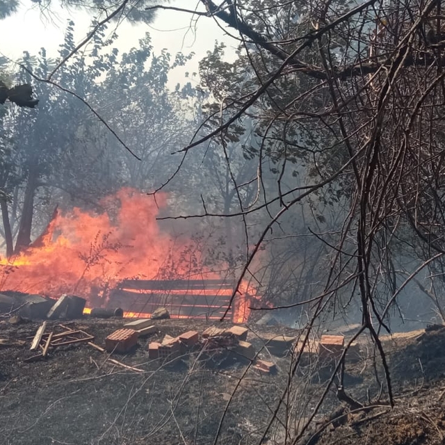 Gelibolu'da anızda çıkan yangın söndürüldü