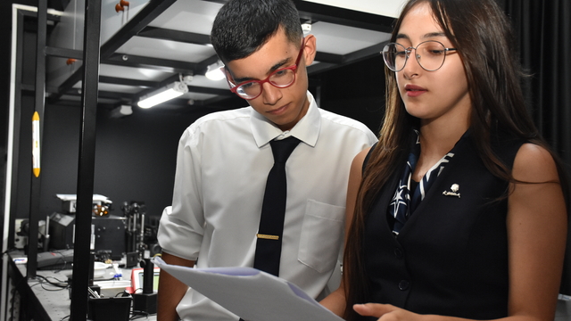 Lise öğrencileri, atom altı parçacığının görüntülenmesi projeleriyle NASA'dan davet aldı