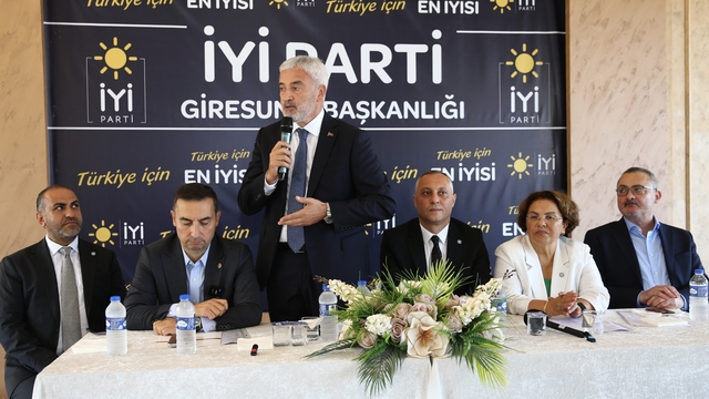 İYİ Parti Genel Başkan Yardımcısı Yılmaz, Giresun'da gazetecilerle bir araya geldi