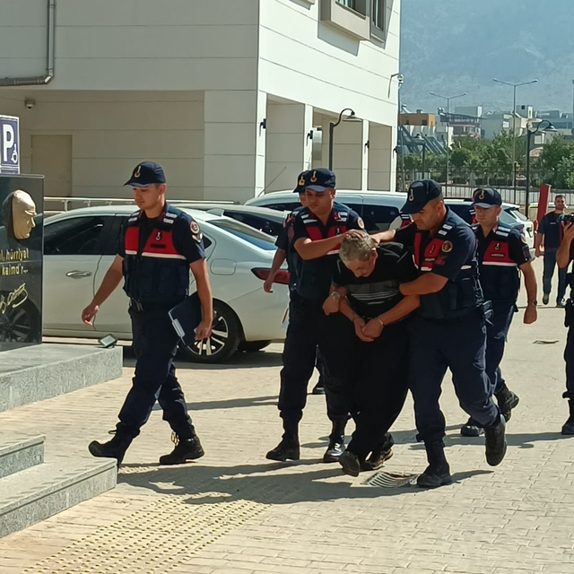 Adana'da çocuğa cinsel istismarda bulunduğu öne sürülen zanlı tutuklandı