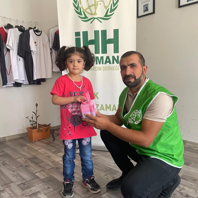 Batman'da 4 yaşındaki çocuk kumbarasında biriktirdiği harçlığı Gazze'ye bağ...