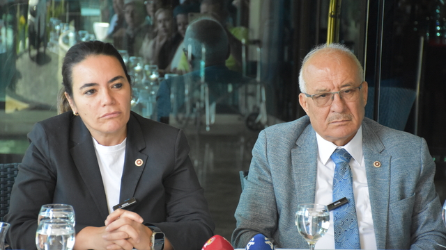 İYİ Parti Genel Başkan Yardımcısı Taş, Karaman'da gazetecilerle buluştu