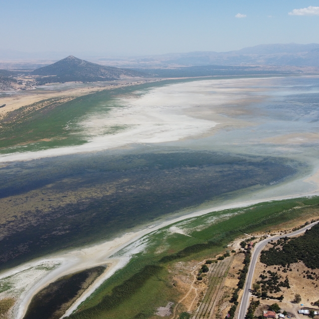 Eğirdir ve Hoyran göllerinin su seviyesi kuraklık nedeniyle düştü