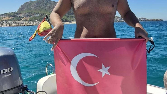 Otizmli ultra maraton yüzücüsü Tuna, Cebelitarık Boğazı'nı geçti (2)