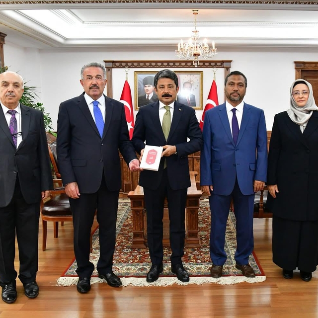 Kırşehir Müftüsü Tekin ve beraberindekiler, Vali Demiryürek'i ziyaret etti