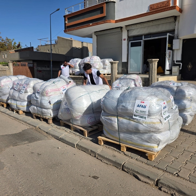 Batman'dan Afganistan'a bir tır battaniye yardımı gönderildi