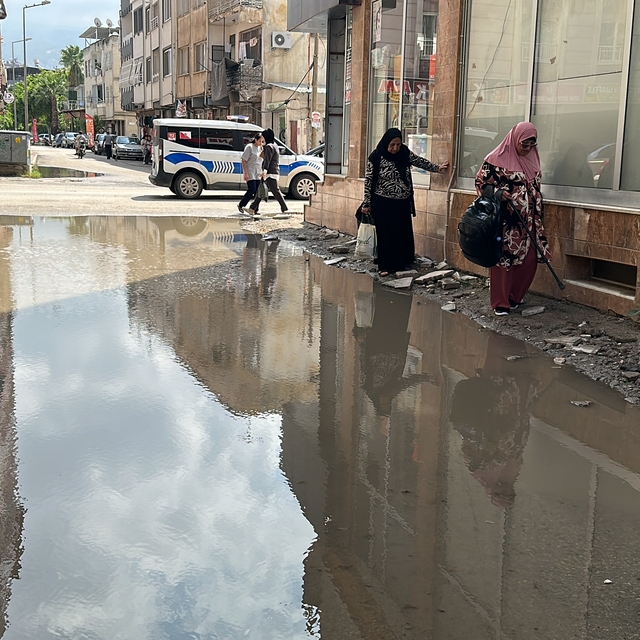 İskenderun'da sağanak etkili oldu