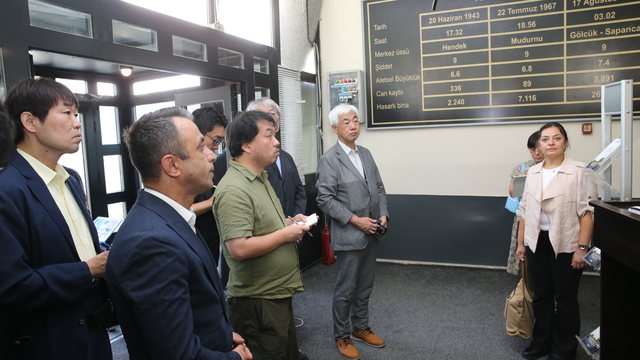 Japon akademisyenler, Sakarya'daki Deprem Müzesi'ni ziyaret etti