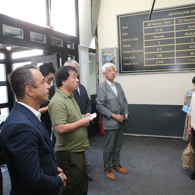 Japon akademisyenler, Sakarya'daki Deprem Müzesi'ni ziyaret etti
