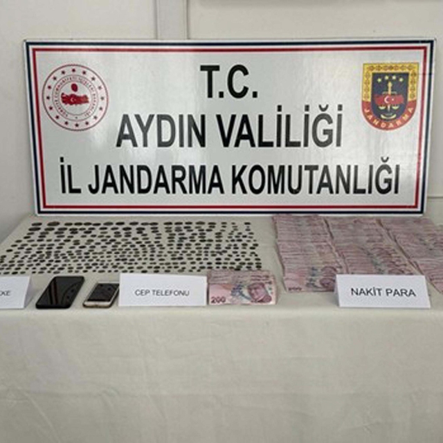 Durdurulan otomobilde tarihi eser ele geçirildi