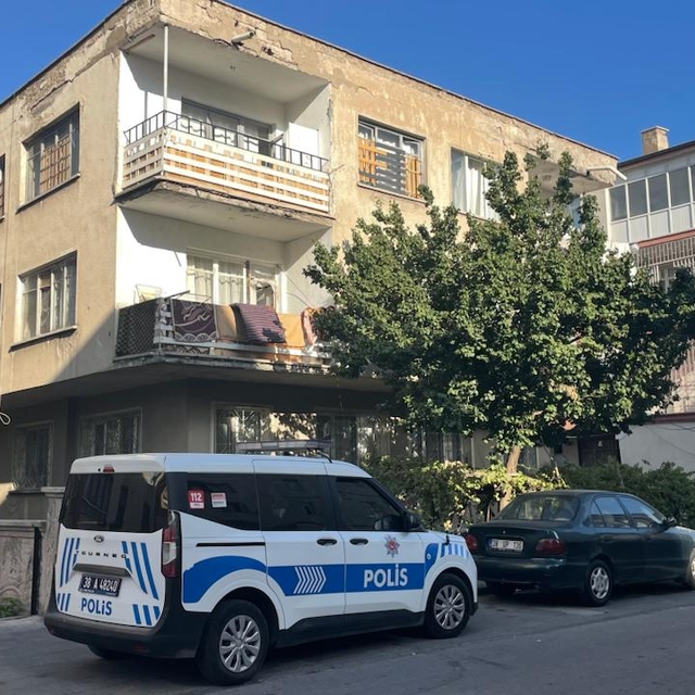 Kayseri'de balkondan düşen 2 yaşındaki çocuk ağır yaralandı