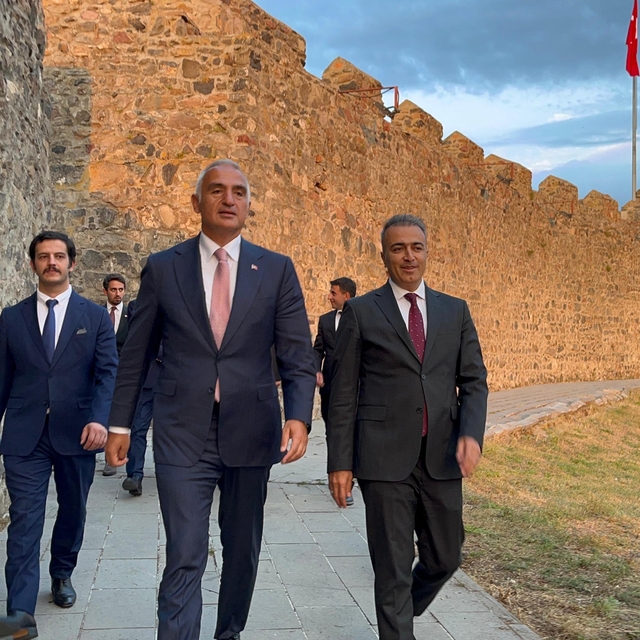 Bakan Ersoy: Turizm alanında rekorlar kırmaya başladık (2)