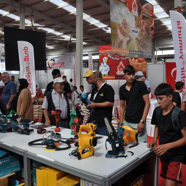 Akşehir'de Tarım, Hayvancılık ve Teknoloji Fuarı başladı