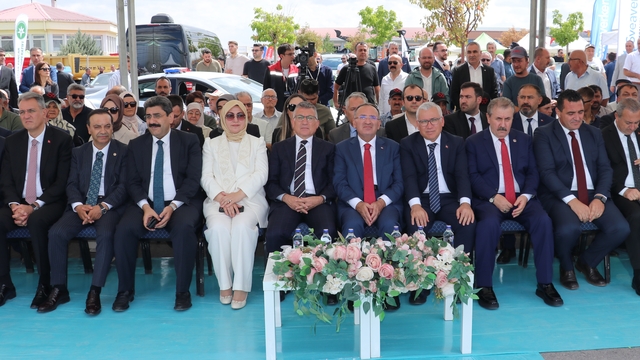 TBMM Başkanvekili Bekir Bozdağ, "Agro Tarım Sivas Fuarı" açılışında konuştu:
