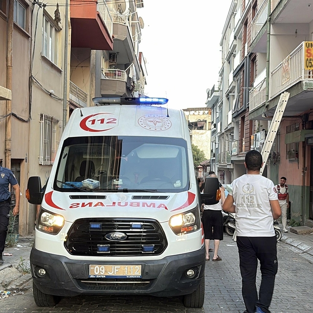 Evden yayılan kötü koku panik yarattı; nedeni bozulan et çıktı