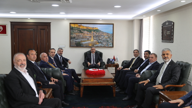 AK Parti Genel Başkan Yardımcısı Sırakaya, Mardin'de ziyaretlerde bulundu