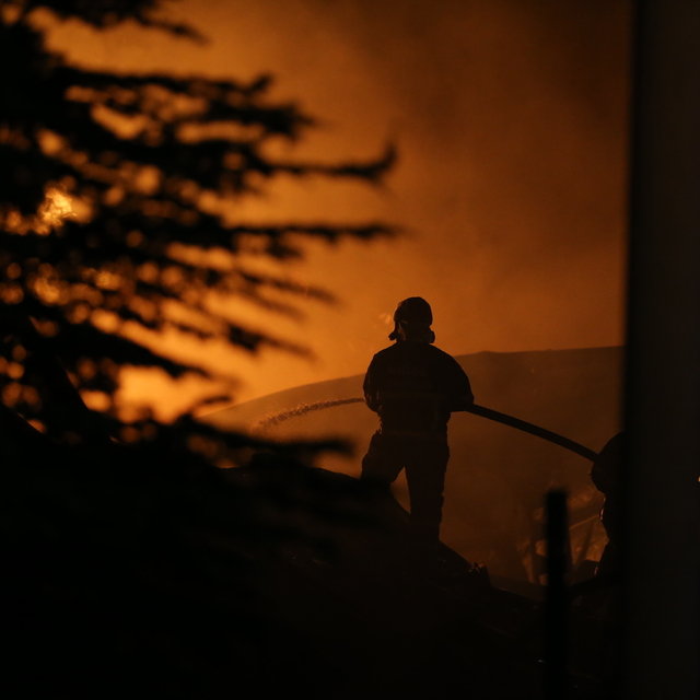 GÜNCELLEME - Niğde'de ambalaj fabrikasında çıkan yangına müdahale ediliyor