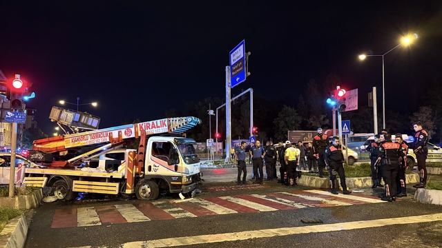 Erzurum'da trafik kazası sonrası çıkan kavgada 3 kişi yaralandı