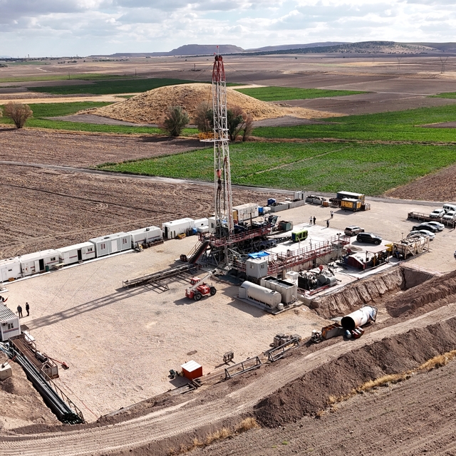 Başkan Büyükkılıç, Jeotermal Kaynaklı Sera Organize Tarım Bölgesi'ndeki çal...