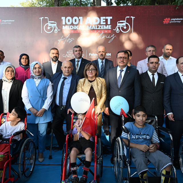 Gaziantep'te engellilere 1001 medikal malzeme dağıtıldı