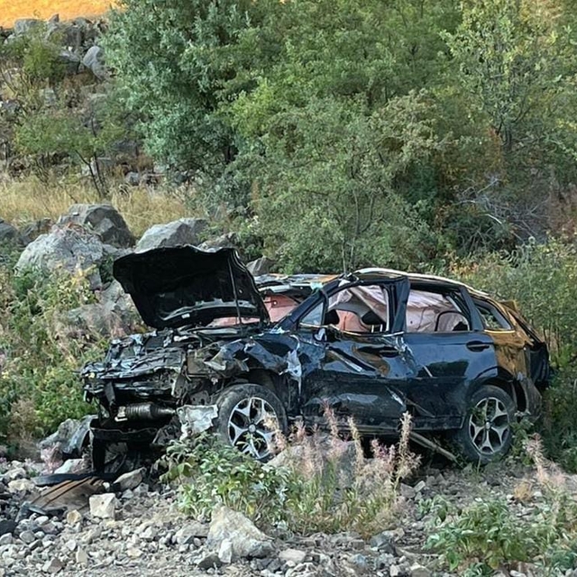 Otomobil uçuruma yuvarlandı: 1 ölü, 1 yaralı