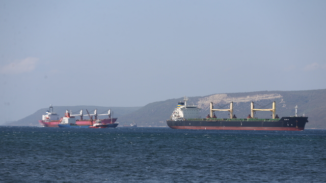 Çanakkale Boğazı'nda makine arızası meydana gelen gemi kurtarıldı