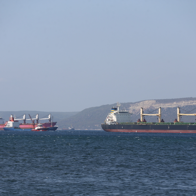 Çanakkale Boğazı'nda makine arızası meydana gelen gemi kurtarıldı