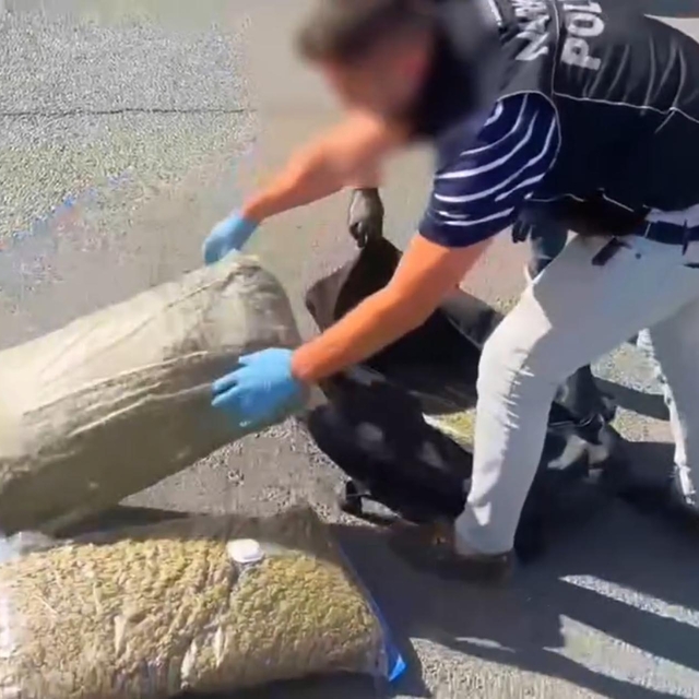 'Torbacı' operasyonunda 30 kilo uyuşturucu ele geçirildi; 3 tutuklama