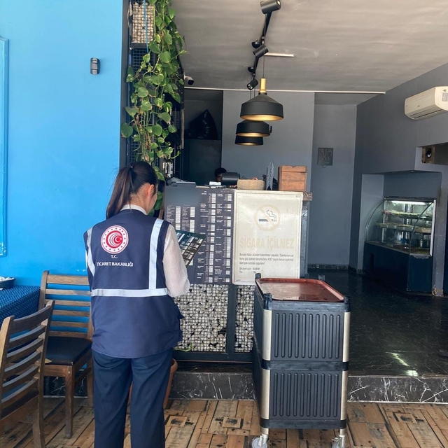 Mersin'de fiyat etiketi ve haksız fiyat artışı denetimlerinde 626 bin 868 l...