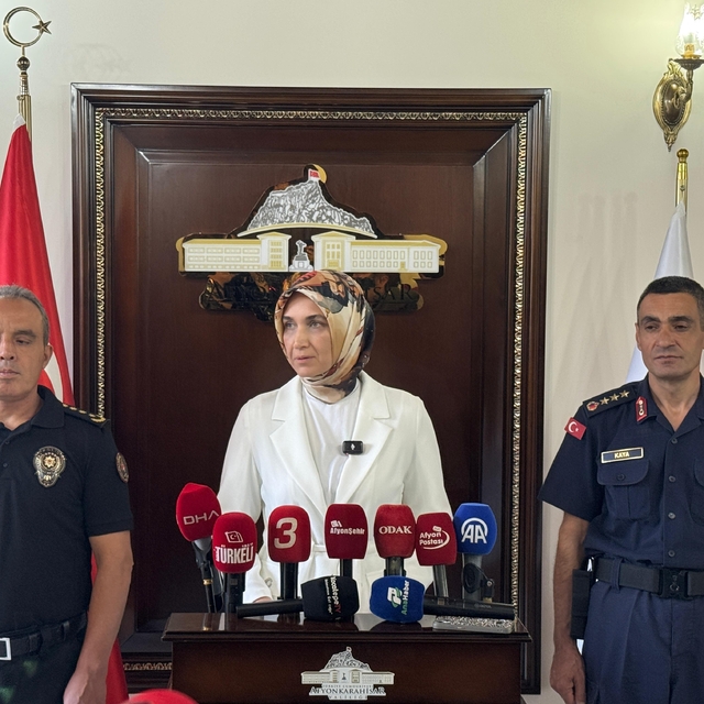 Afyonkarahisar Valisi Yiğitbaşı, asayiş değerlendirme toplantısı yaptı