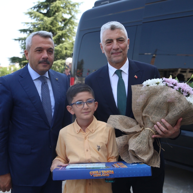 Ticaret Bakanı Bolat, Rize'de ziyaretlerde bulundu