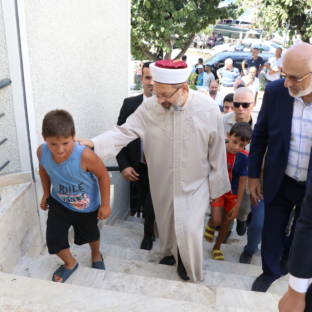 Diyanet İşleri Başkanı Erbaş, Yalova Esenköy Merkez Camisi'nde hutbe irat e...