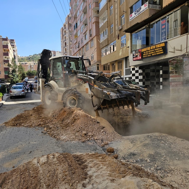 Mardin Büyükşehir Belediyesi Artuklu ilçesindeki çalışmalarını sürdürüyor