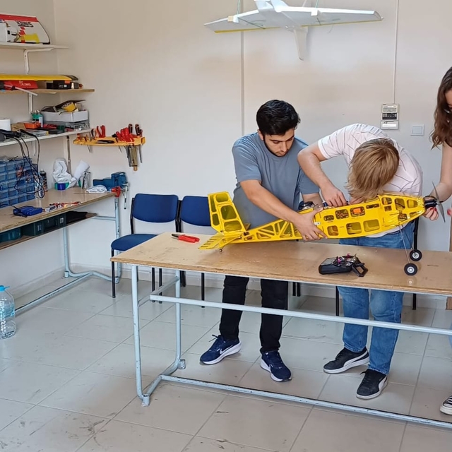 Balıkesir Üniversitesi 1914 Kocaseyit İHA Takımı TEKNOFEST İHA Yarışması'nd...