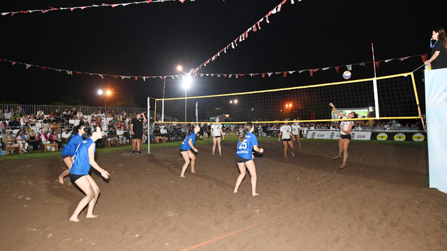 Kumluca'da 30 Ağustos Zafer Kupası Plaj Voleybolu Turnuvası tamamlandı