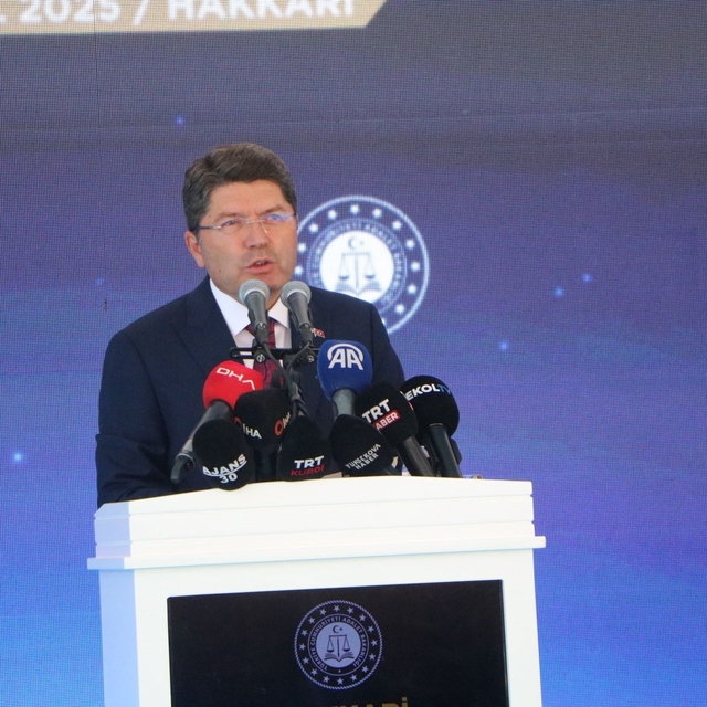 Bakan Tunç: Bin yıllık kardeşliğimize vurulan hançerin çıkarıldığı dönemi y...