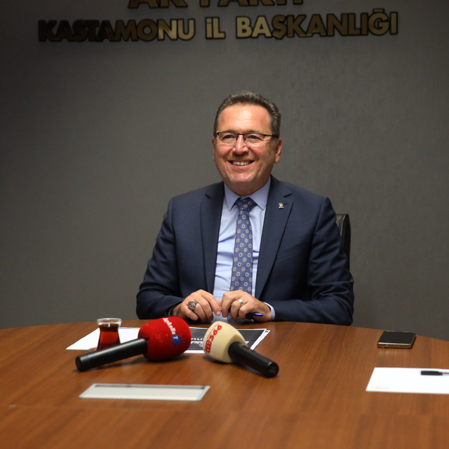 AK Parti Kastamonu İl Başkanı Sevgilioğlu, basın mensupları ile bir araya g...