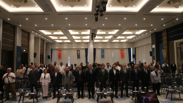 Tokat Belediye Başkanı Yazıcıoğlu, kentsel dönüşüm bilgilendirme toplantısı düzenledi