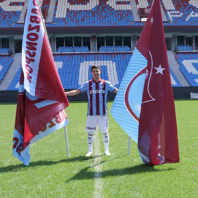 Trabzonspor, Faslı futbolcu Bouchouari'yi renklerine bağladı