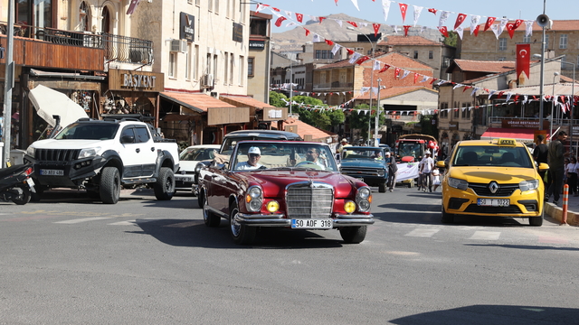 "53. Uluslararası Ürgüp Bağ Bozumu Festivali" düzenlendi