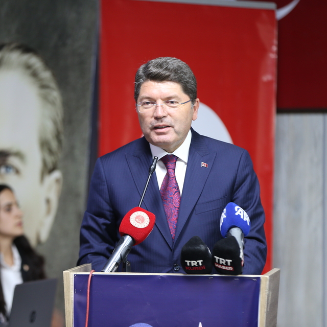 Adalet Bakanı Tunç, Hakkari'de AK Parti İl Danışma Meclisi Toplantısı'nda k...