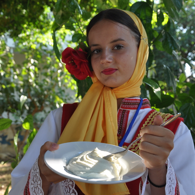 Silifke'de tescilli Silifke yoğurdunu yapma ve yeme yarışması düzenlendi