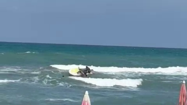 Akçakoca'da denize giren 5 kişilik aile, boğulma tehlikesi geçirdi