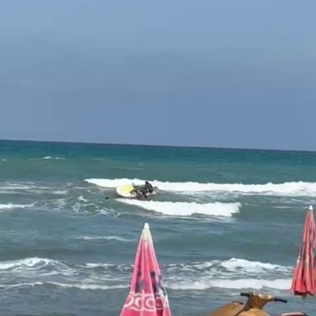 Akçakoca'da denize giren 5 kişilik aile, boğulma tehlikesi geçirdi