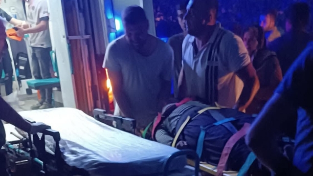 Düzce'de tarım aracının şarampole devrilmesi sonucu 10 kişi yaralandı