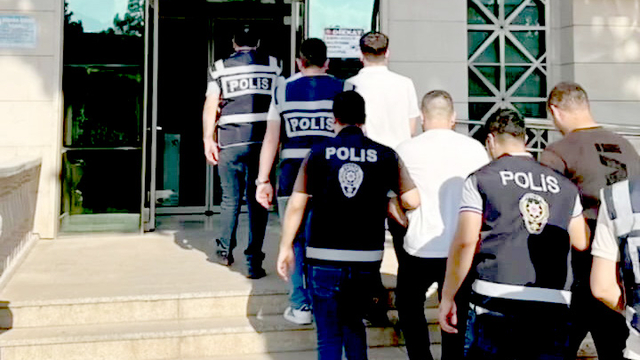 Gaziantep'te havaya ateş açıp, sosyal medyada paylaşan 7 kişi yakalandı