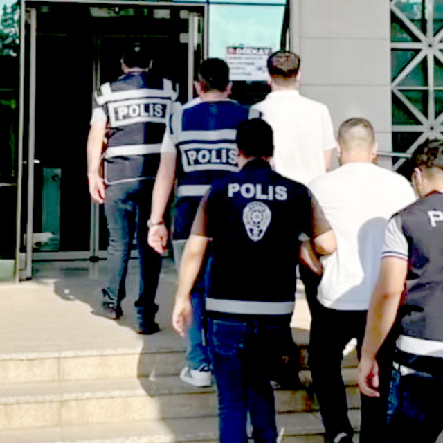 Gaziantep'te havaya ateş açıp, sosyal medyada paylaşan 7 kişi yakalandı