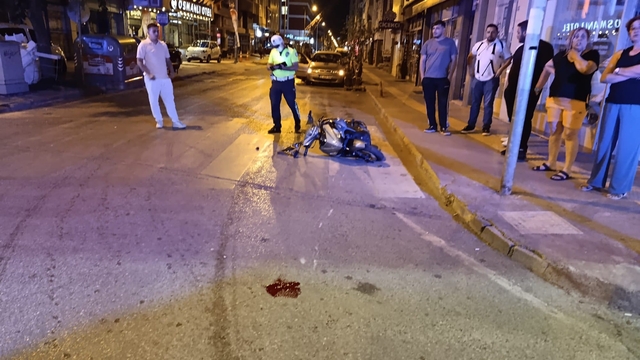 Devrilen motosikletin kasksız sürücüsü yaralandı