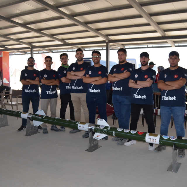 TEKNOFEST'e katılan üniversiteliler 3 kademeli roketle 6 bin metreye çıkaca...